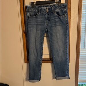 American Eagle women’s cropped jeans Size 6